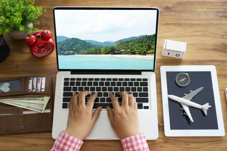 Assurance voyage : un marché français en pleine mutation digitale - lecomparateur-expatries.fr